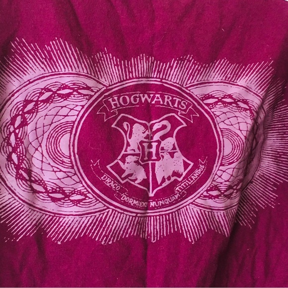 Harry Potter Hogwarts Shirt - Picture 2 of 3
